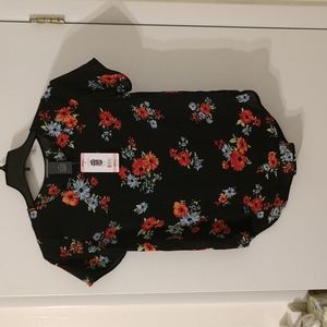 NEW NWT Chelsea & Theodore Black Floral Short Sleeve Blouse Size Small - Flowers